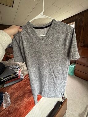 Dikotomy Classic Men's Heather Gray V-Neck Tee